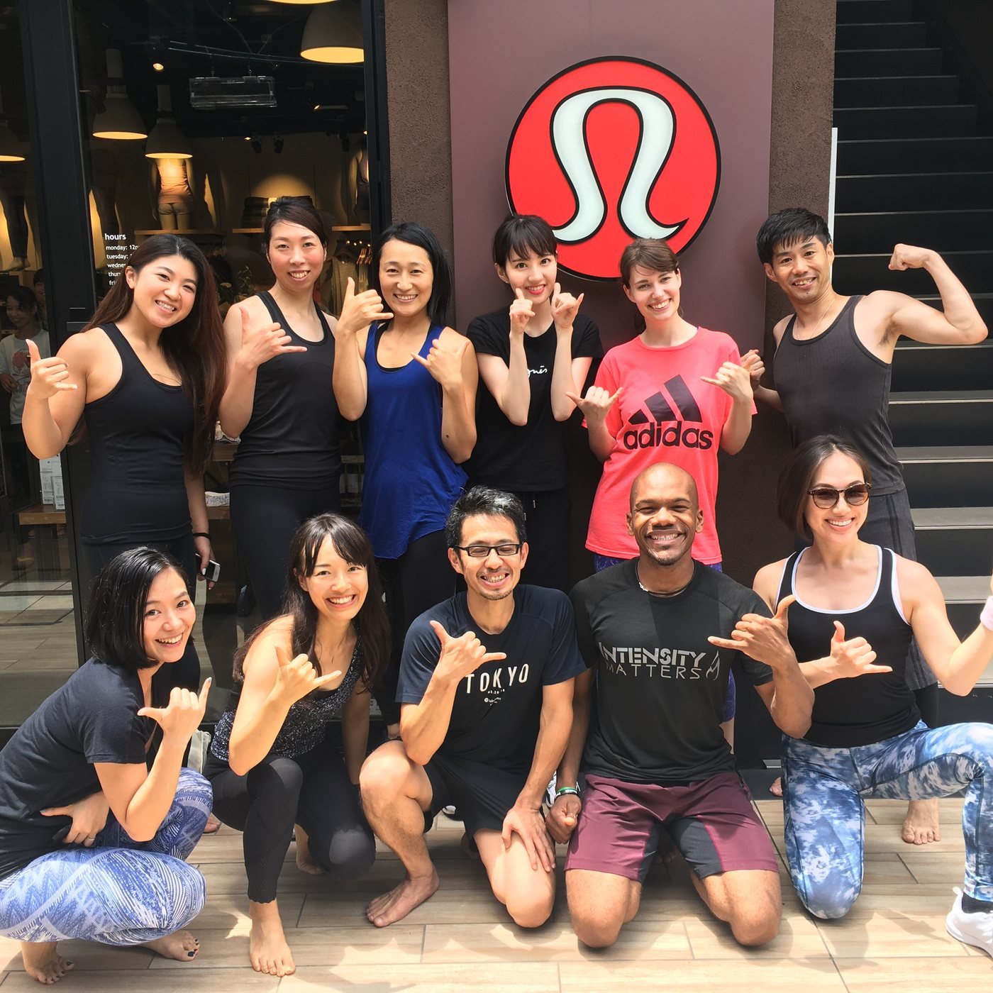Group class outside a lululemon store